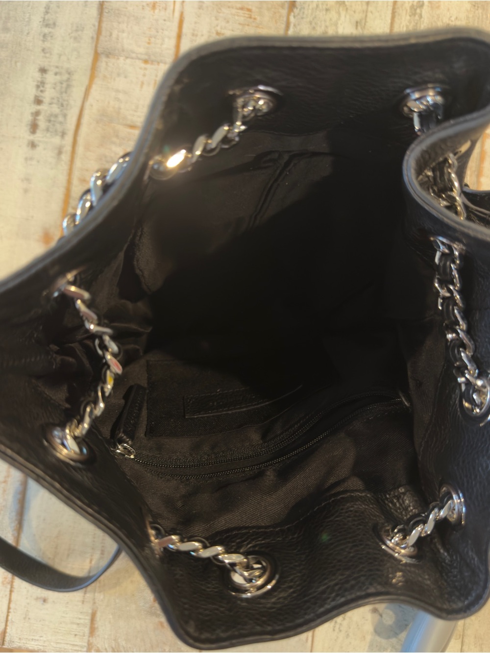 NWT Rebecca Minkoff Black Pebbled Leather Chain Bucket Crossbody Bag - Picture 4 of 5